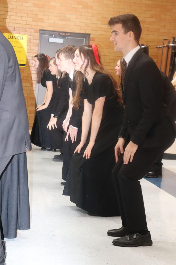 Roy Chamber choir performs at Municipal