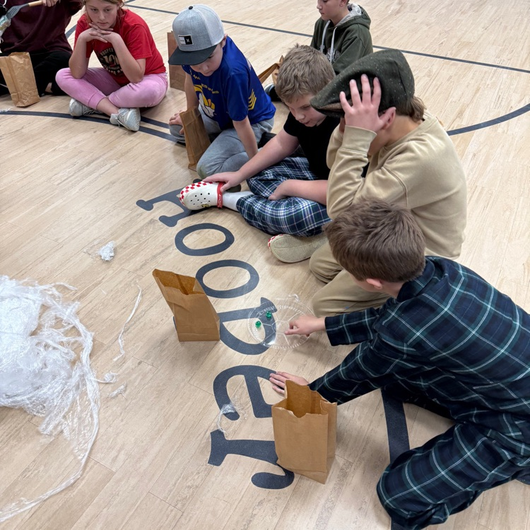 5th graders at Christmas party