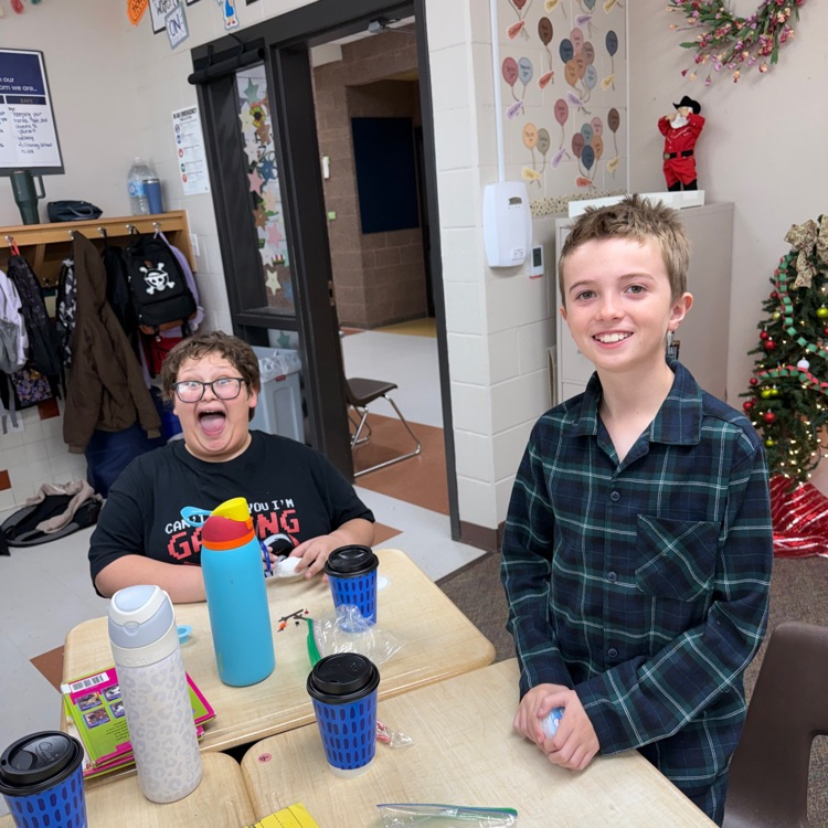 5th graders at Christmas party