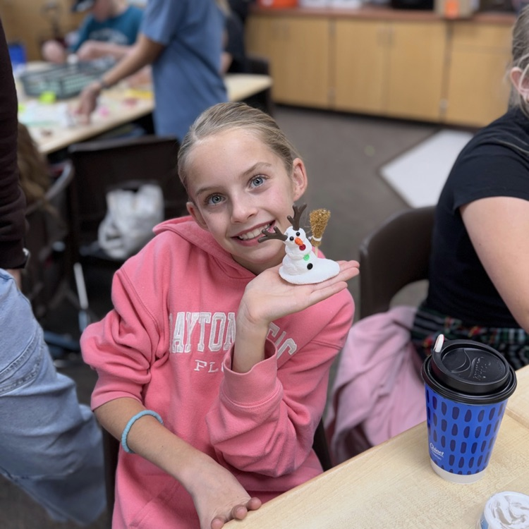 5th graders at Christmas party