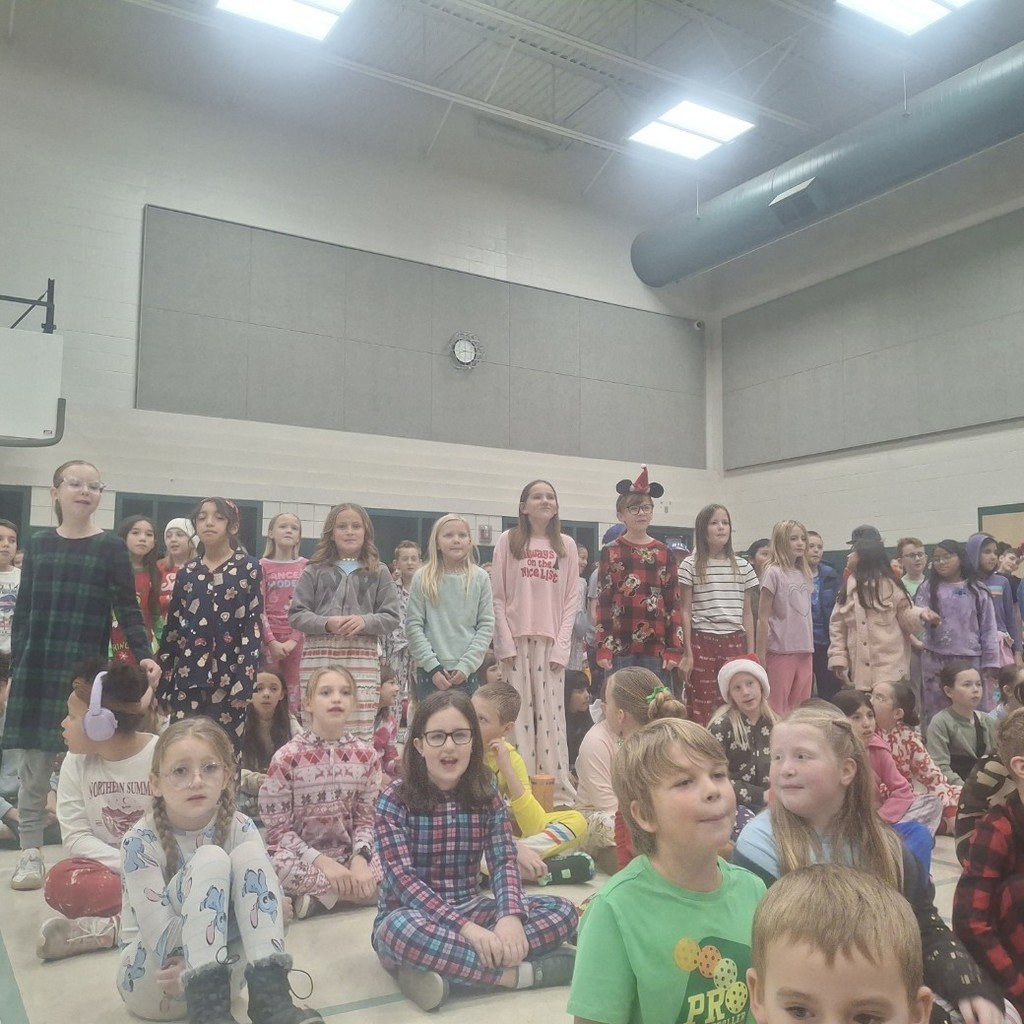 3rd grade students singing