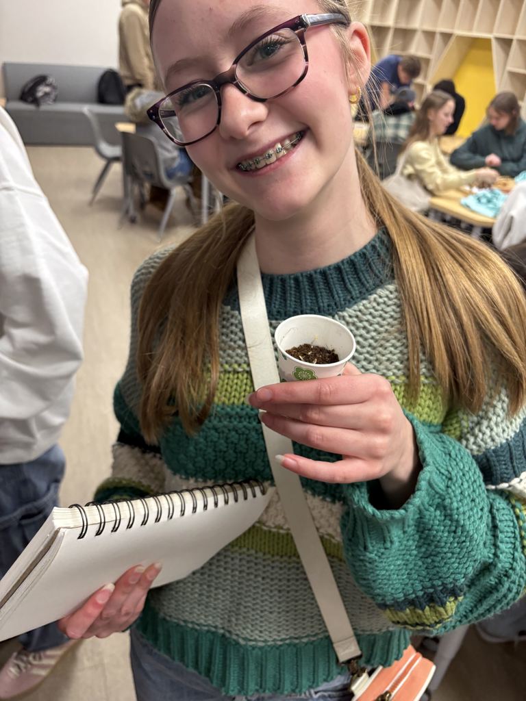 Advanced art students had the opportunity to go to the Loveland Living Planet Aquarium to celebrate their success and apply their drawing skills to real life moving animals. They were able to see a new exhibit (the Asian Cloud Forest), learn about careers in this field through fun activities, and draw beautiful sketches of sea life. It was an amazing time, and Ms. Park was delighted to spend one of the last days of the semester with such talented, thoughtful artists! 