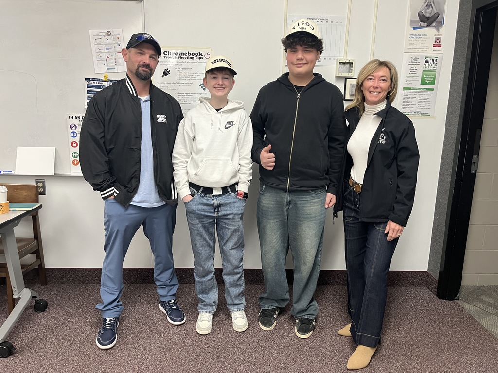 picture of students and costa vida