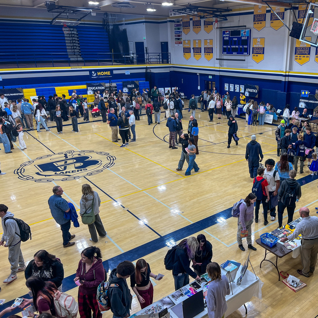 Students in hallways welcoming 9th graders