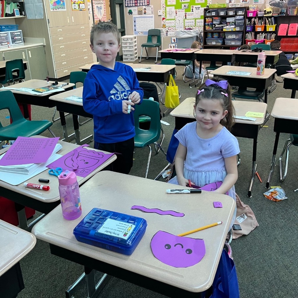 Kids making a ocean craft