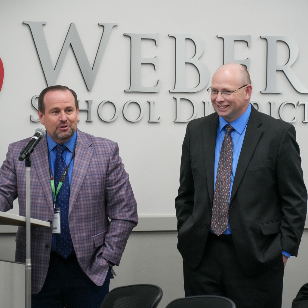 Brent Ludlow receiving award.