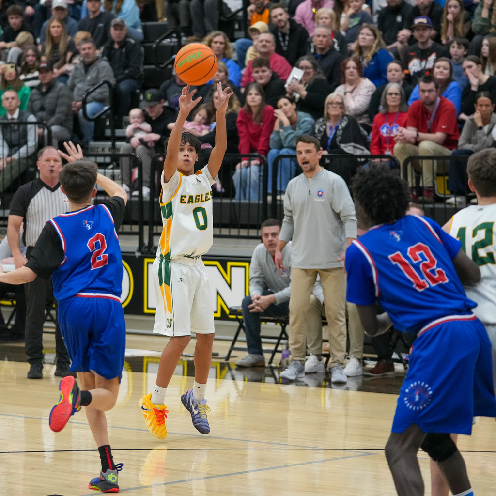Junior high championship basketball players