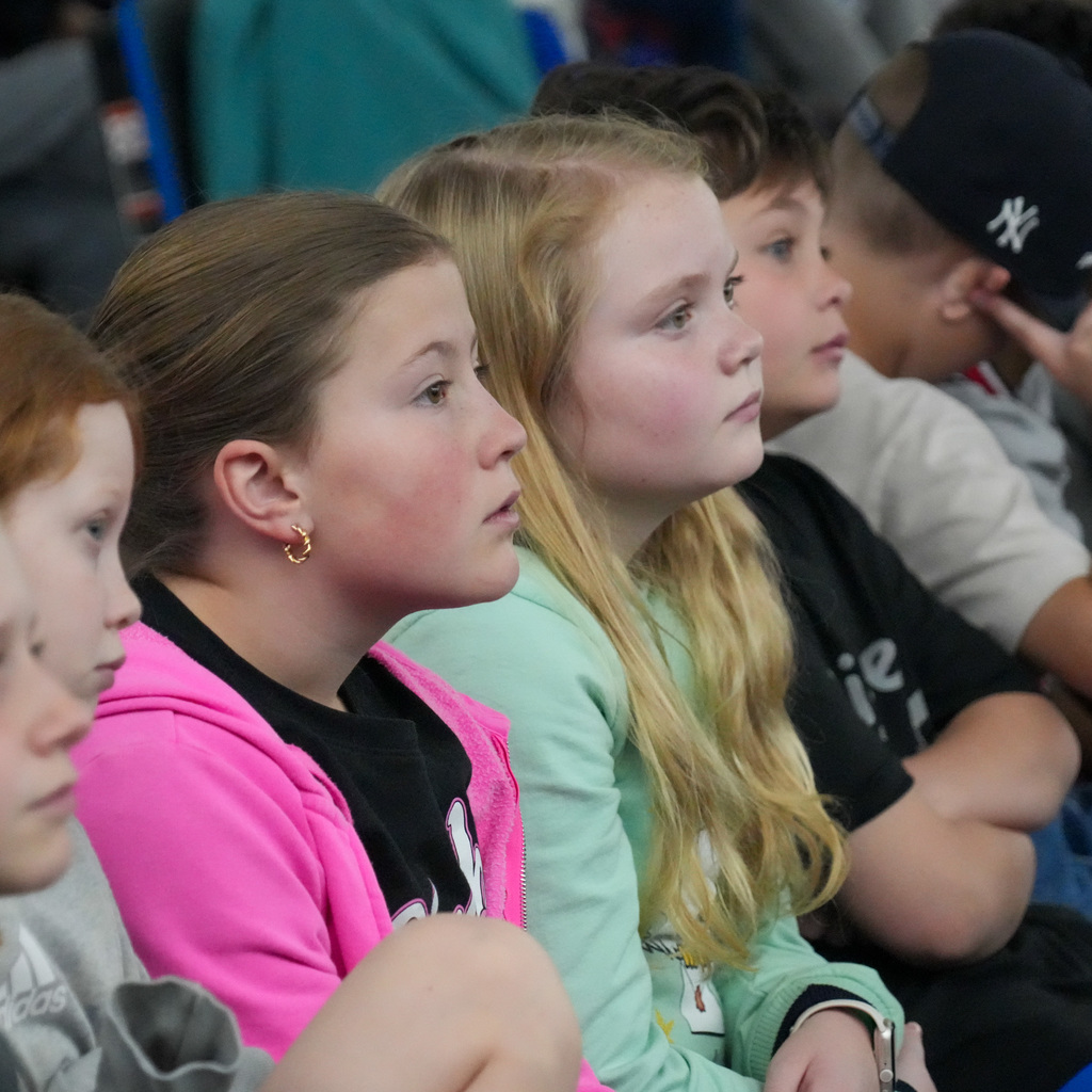Pioneer book drop students
