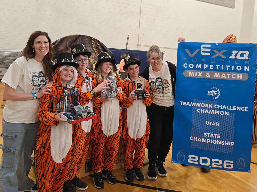 Teams posing at Utah State Championship for Robotics