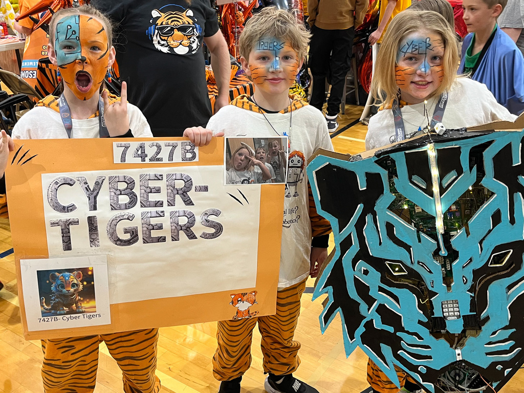 Teams posing at Utah State Championship for Robotics