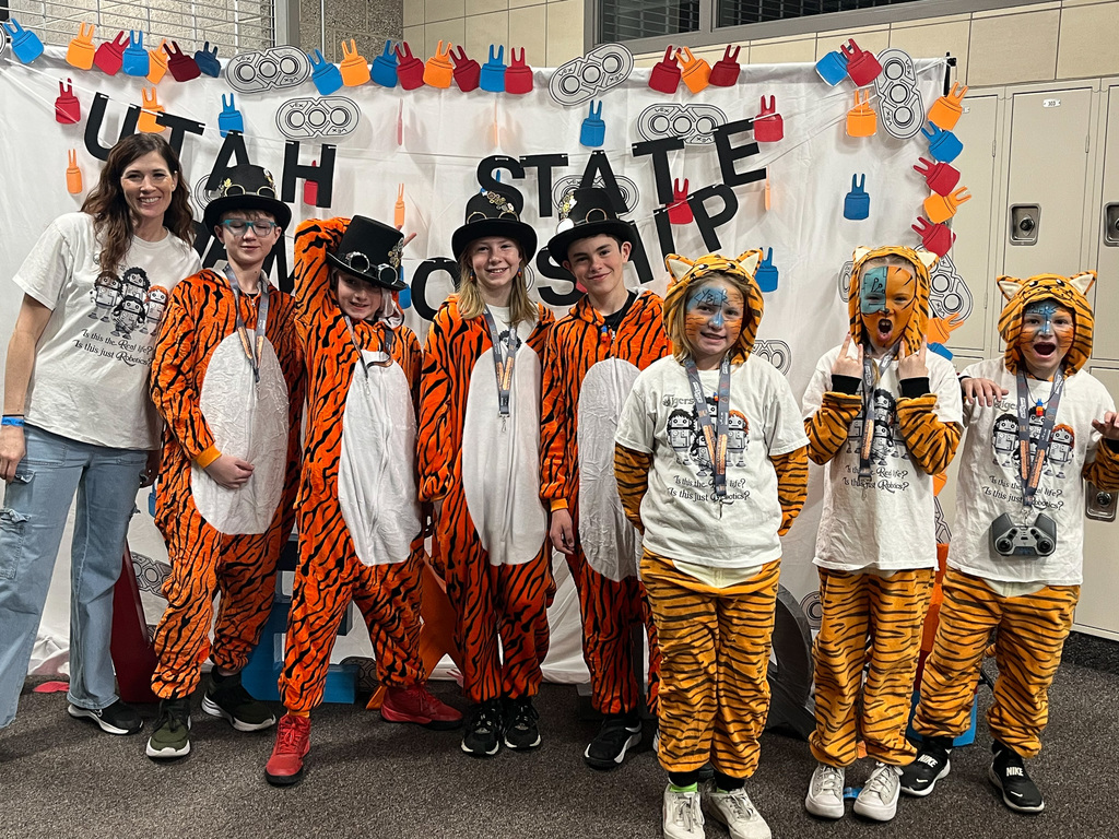 Teams posing at Utah State Championship for Robotics