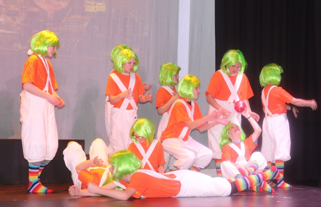 cast of Willy Wonka, Municipal Elementary students