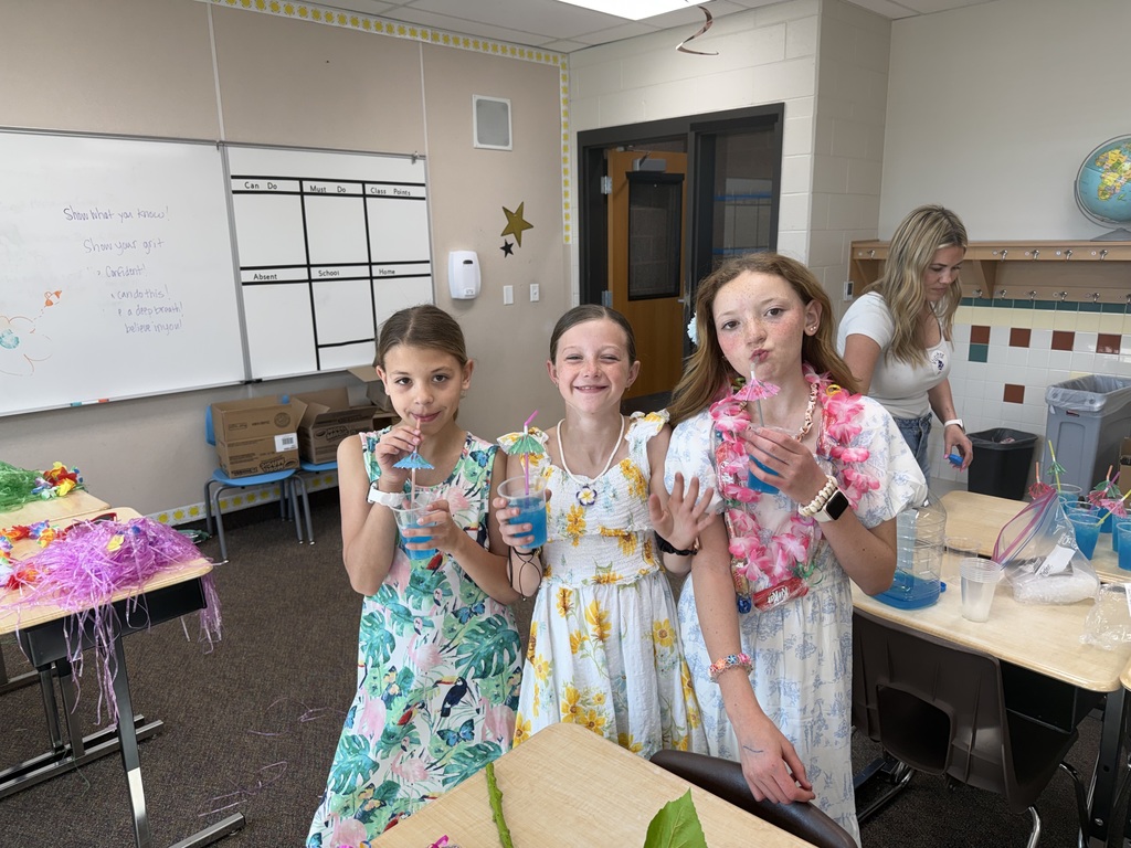 5th grade students having a LUAU