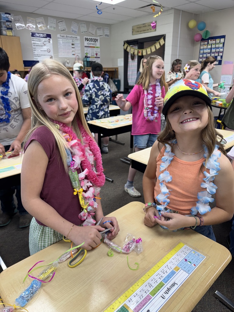 5th grade students having a LUAU