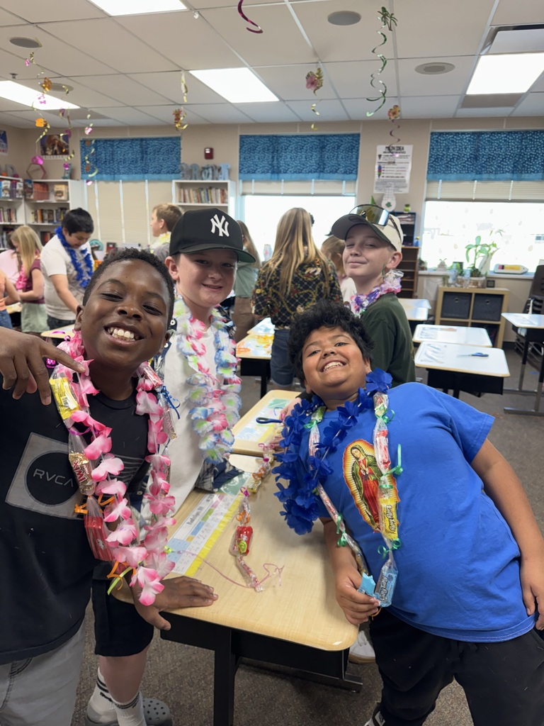 5th grade students at a LUAU