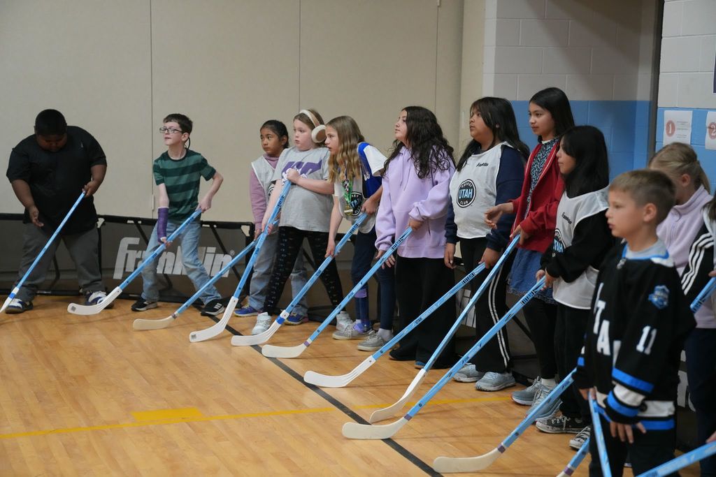What an exciting day! The Mammoth visited our school! Such an amazing and fun experience.  Don't forget to vote for our school for a full Tusky Takeover using the QR code below. Thank you Utah Mammoth! TUSKS UP!!!