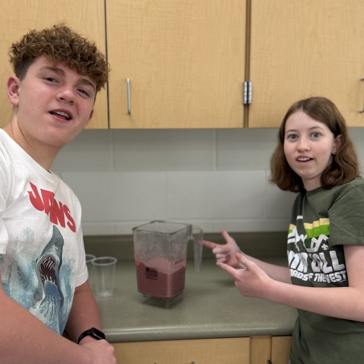 Prepping drinks for delivery