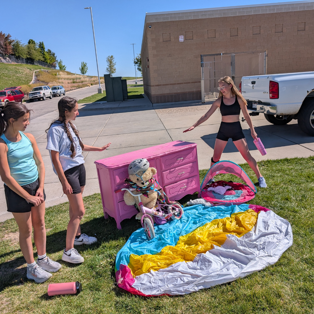 Track students at the Junk Run