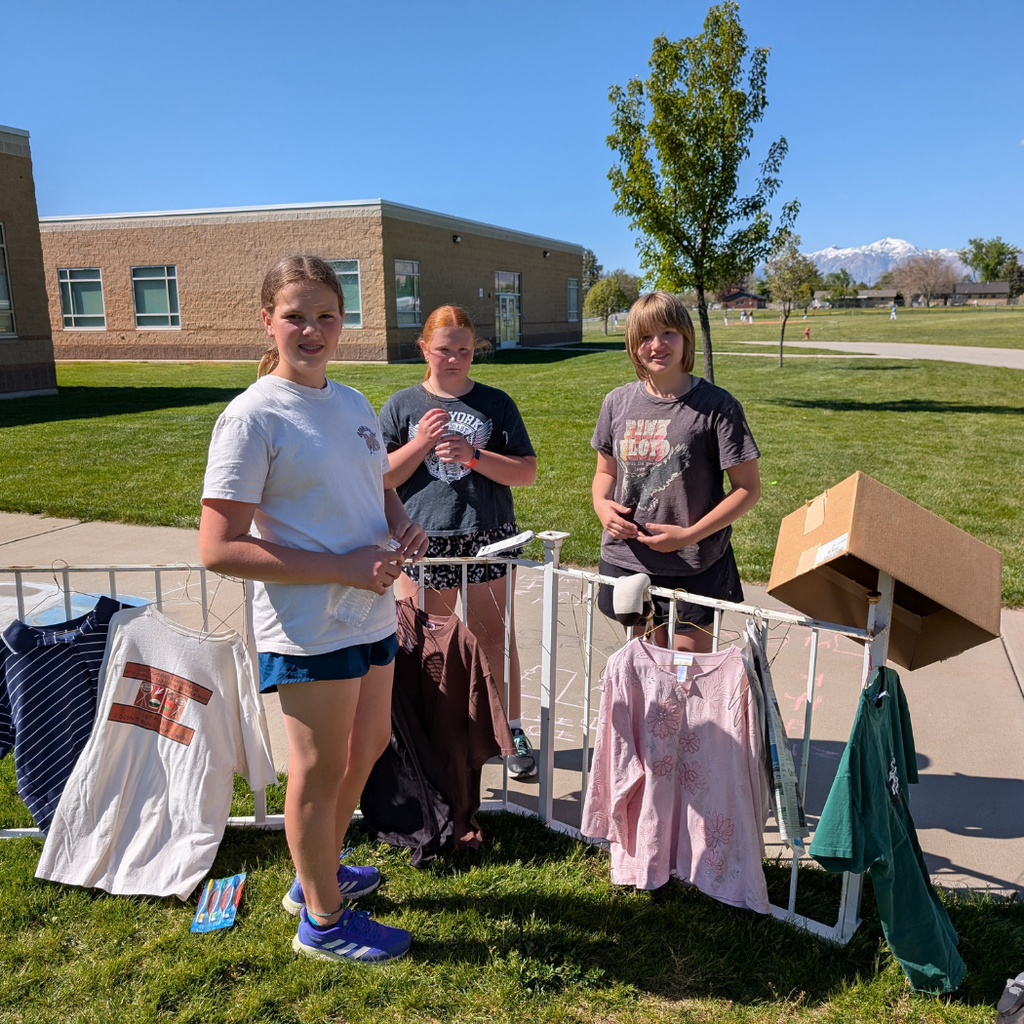 Track students at the Junk Run