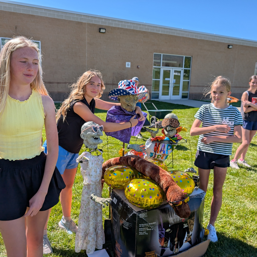 Track students at the Junk Run