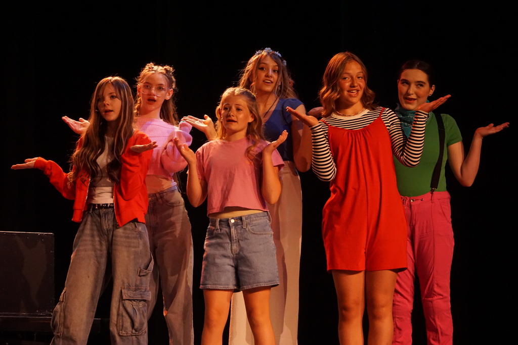 Cast of Dare to Dream