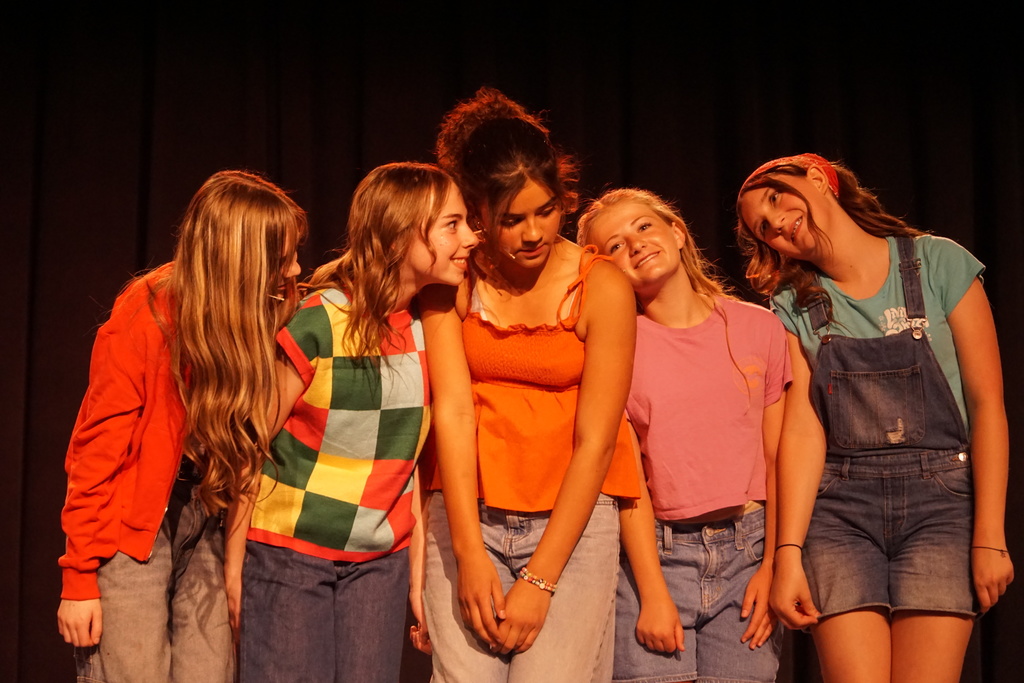 Cast of Dare to Dream