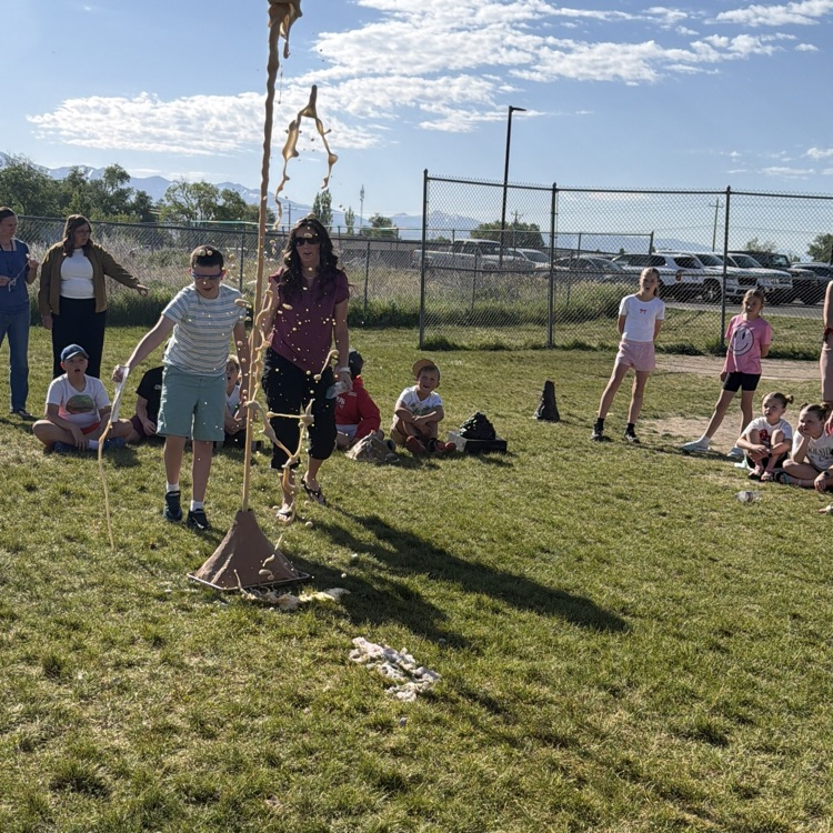 students with Volcano demonstration