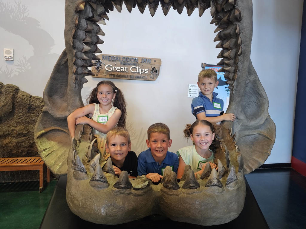 1st graders at the aquarium