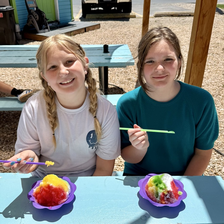 kids eating snowcone
