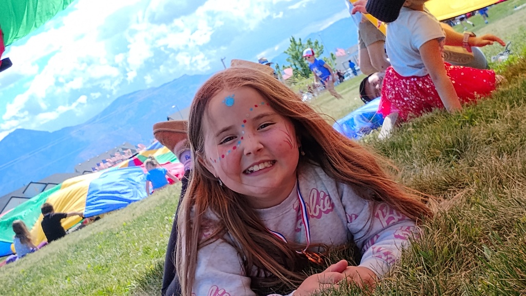 children playing at field day