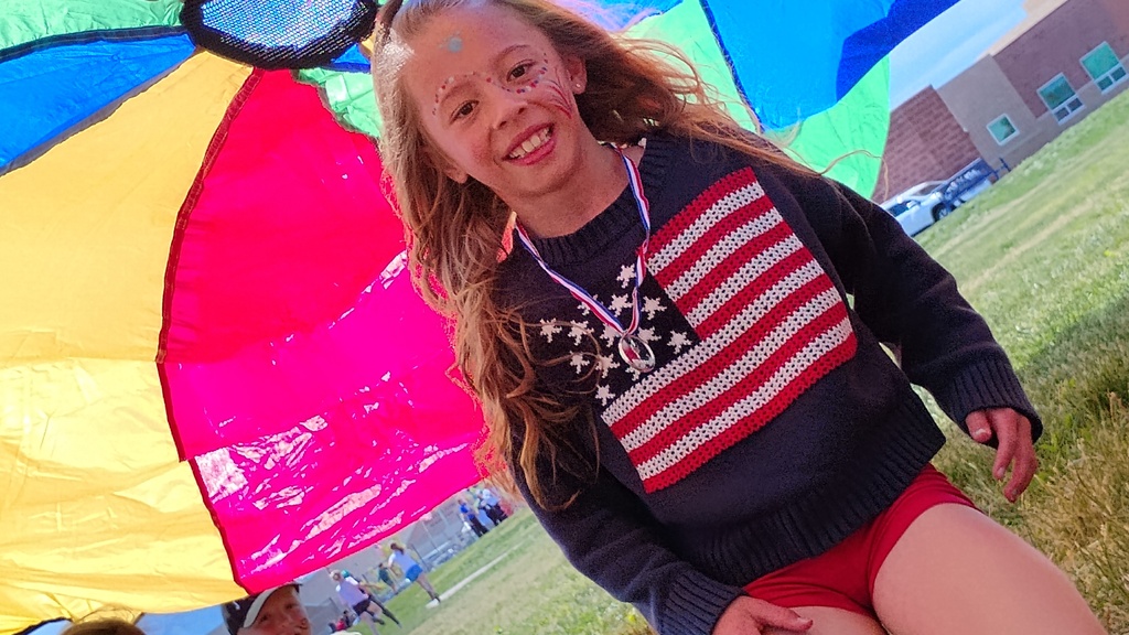 children playing at field day