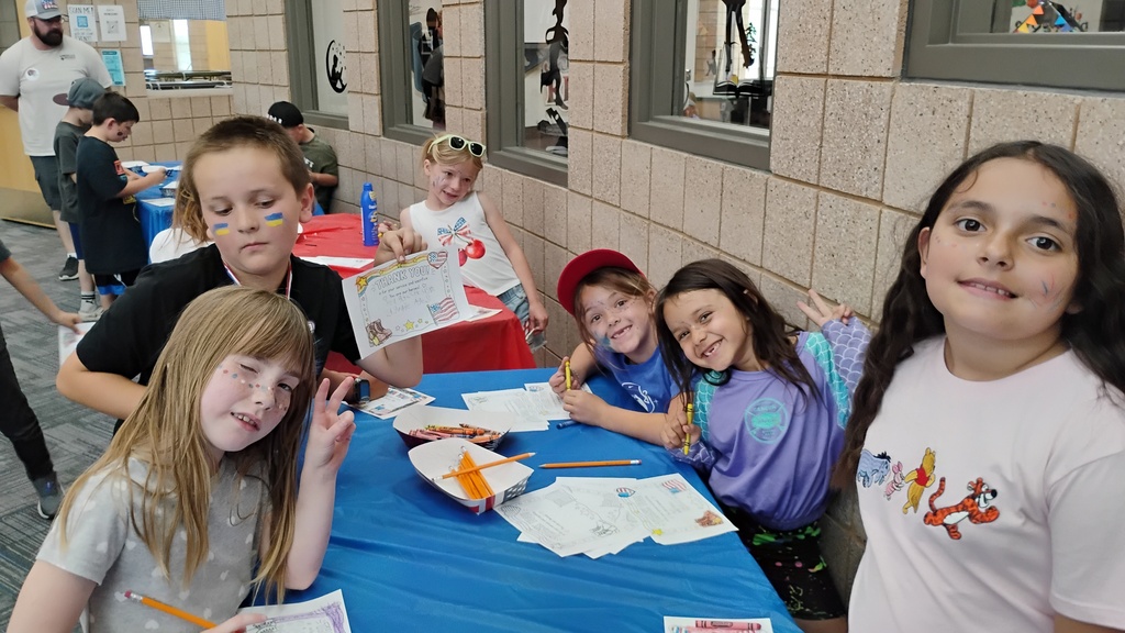 children playing at field day