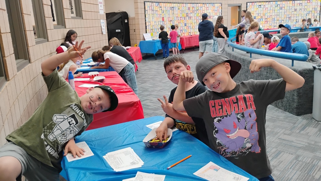 children playing at field day