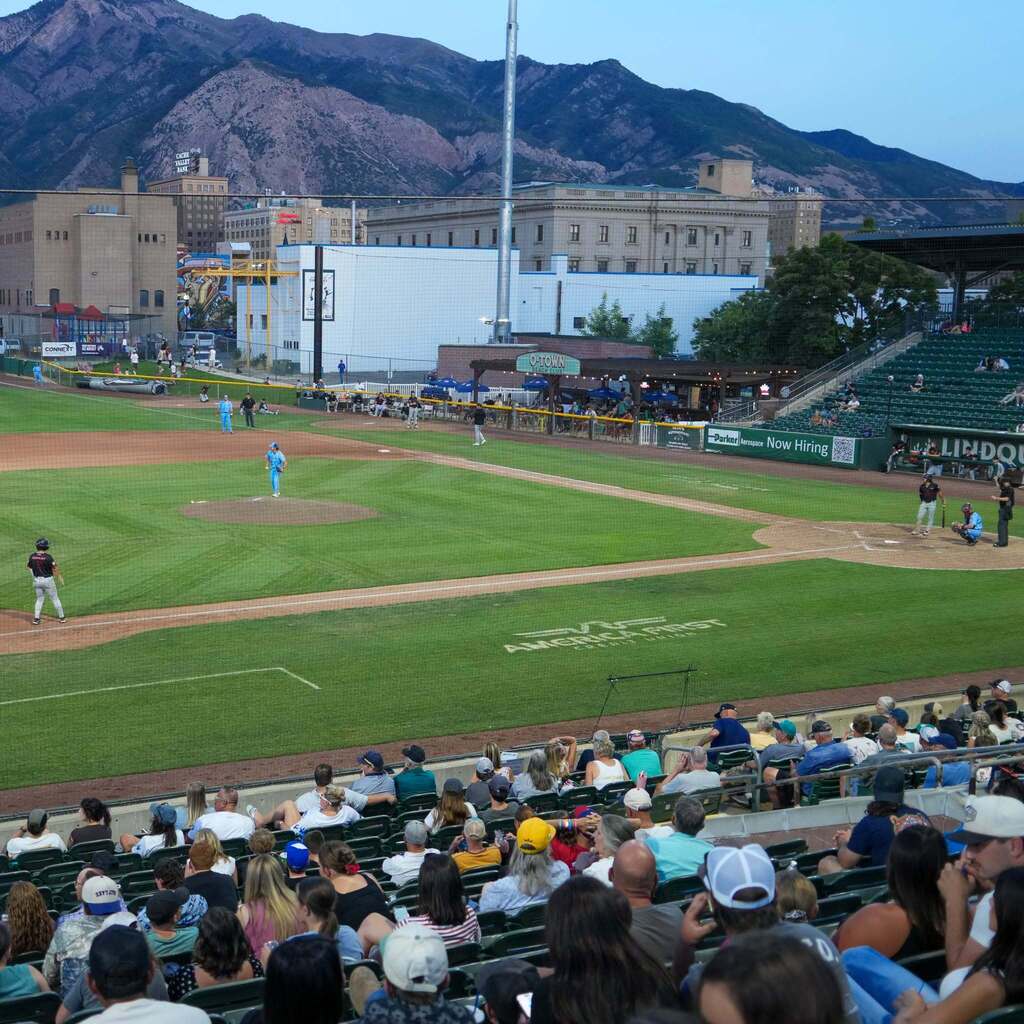 raptors baseball field with crowd.