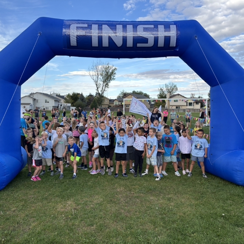 students at the start of the Fun run