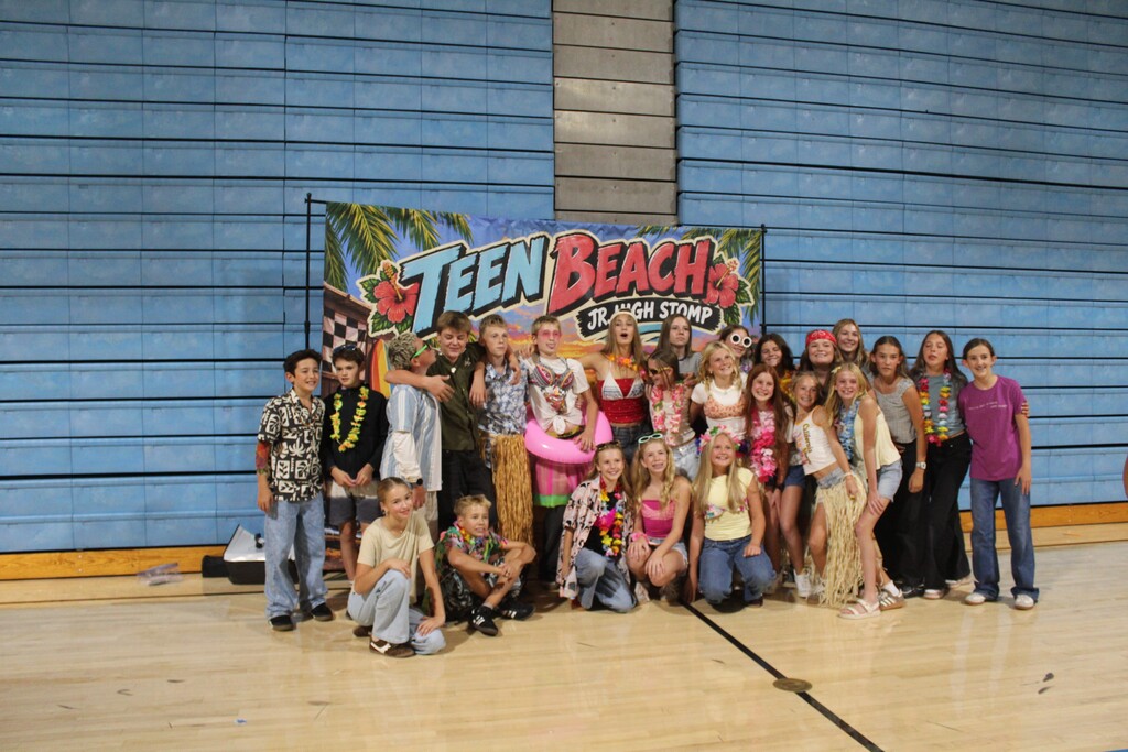 Group Photo of Snowcrest students attending the Stomp