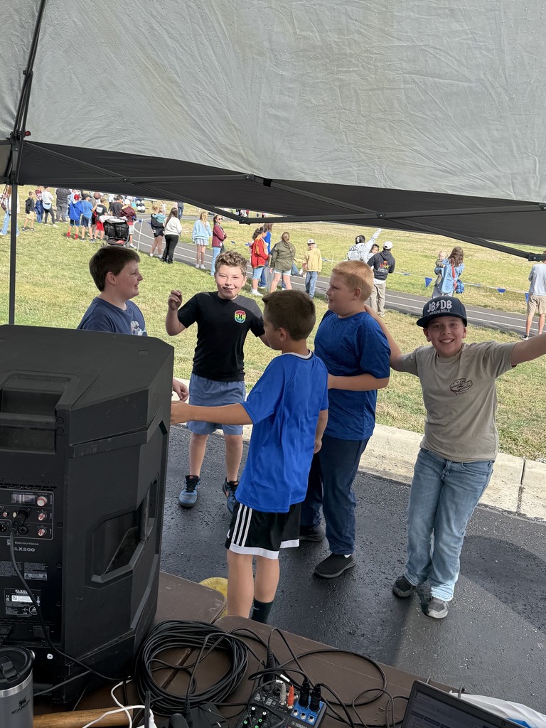 students dancing at the fun run