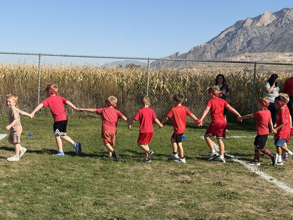 Images of students at the fun run