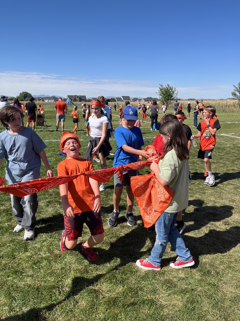 Images of students at the fun run
