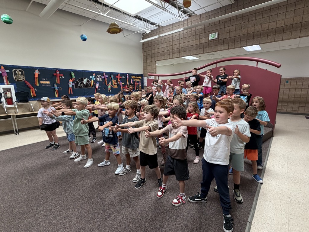 first grade group dancing/singing