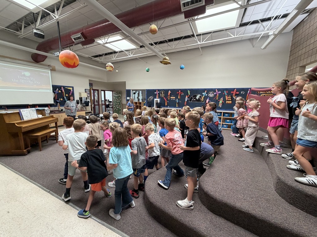 first grade group dancing/singing