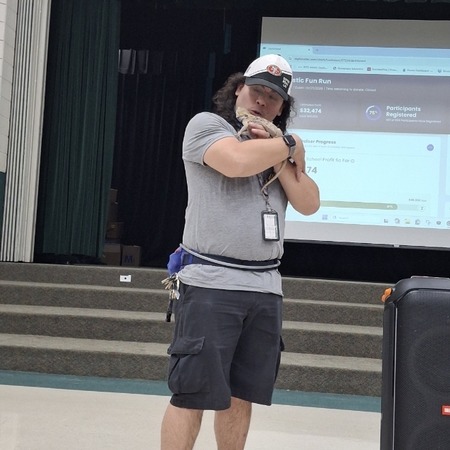 Majestic Elementary leaders fulfill fundraising promises with animal kisses