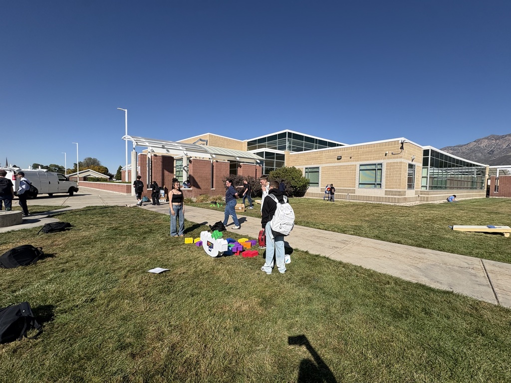 Hope Squad lunchtime activity -- outdoor games! We had spikeball, cornhole, axe throwing, and outdoor tetris for students to play.