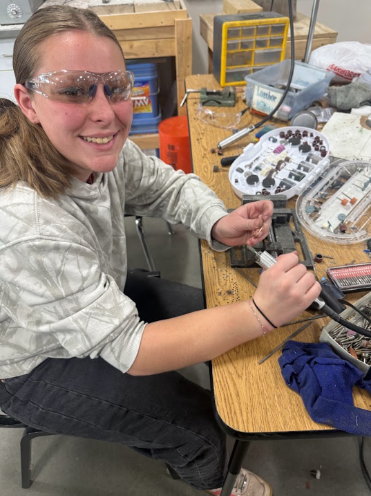 Student polishing ring