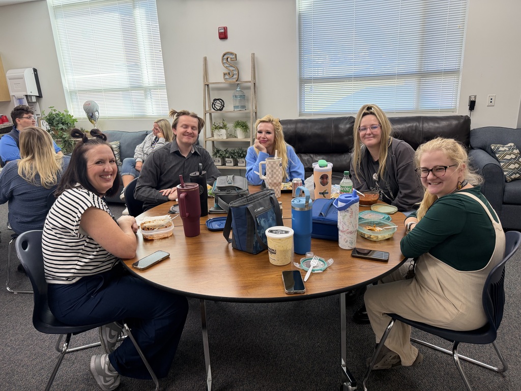 teachers at lunch