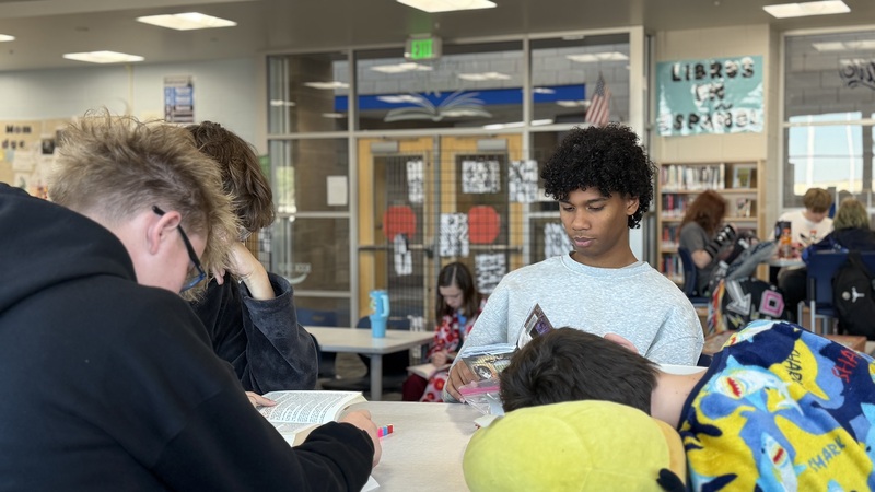 Kids reading