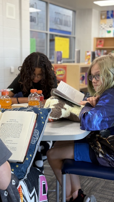 Kids reading
