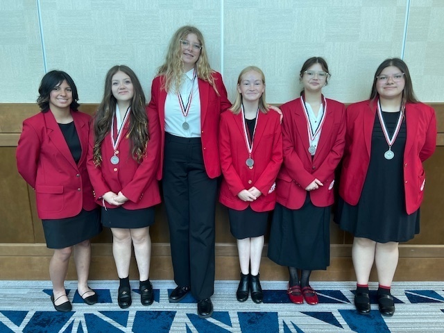photograph of Roy jr high students at FCCLA Nationals competition
