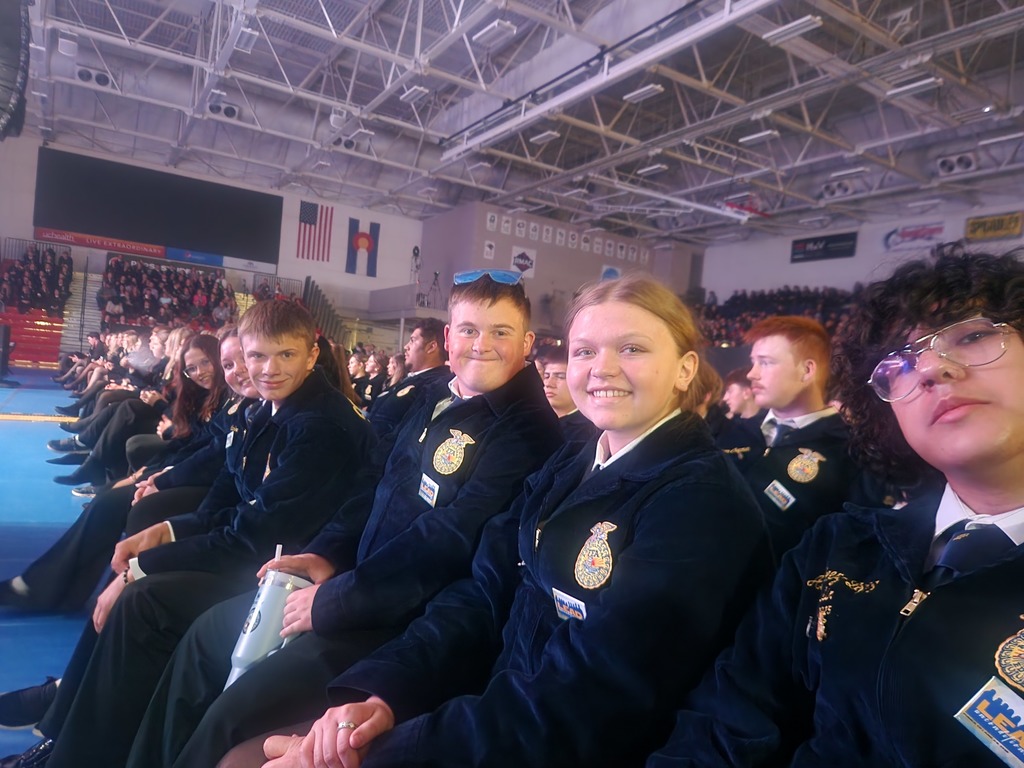 FFA members sitting in the general session waiting for it to begin.