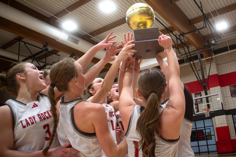 whs girls basketball celebrates getting another gold ball
